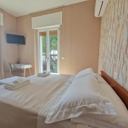 A Casa Di Leda - Ac, Posto Auto, Wi-fi * 시비타노바 마르셰